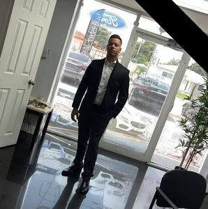 Meet your Posher, Roberto fabian